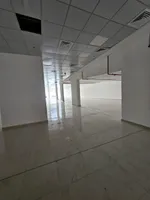 For rent, a retail space on Sheikh Khalifa Street : Image 6
