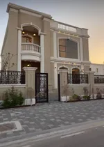 For sale, a new elegant villa in Sharjah, Al-Hoshi area, has a unique location adjacent to Al Nouf area, the first resident with a classic design. It consists of 5 master bedrooms with wardrobes, a hall, a majlis, a kitchen and a maid's room. Central : Image 5