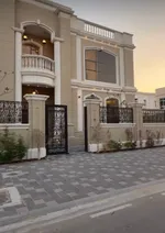 For sale, a new elegant villa in Sharjah, Al-Hoshi area, has a unique location adjacent to Al Nouf area, the first resident with a classic design. It consists of 5 master bedrooms with wardrobes, a hall, a majlis, a kitchen and a maid's room. Central : Image 6
