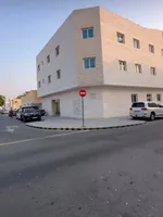 For sale, an elegant building in Sharjah, Maysaloon area. The land area is 6200 square feet on three two-year-old streets. It consists of 9 rooms, a hall, 4 rooms, a hall, 4 studios and 9 parking spaces. The current income is about 330 thousand dirha : Image 4