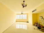 Apartments for annual rent in Al Ain, three rooms, a hall, a kitchen and three bathrooms : Image 2