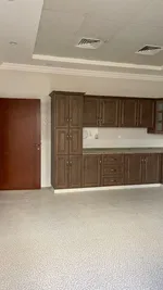 فيلا للبيع عجمان الحميدية طابقين زاوية على شارعين اسفلت خلف مركزالحميدية الصحي موقع زين بناء شخصي  ديكورات كل الغرف والصالات تكييف سنترال المساحة 550 متر مربع : Image 8