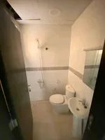 غرفتين وصاله اول ساكن للايجار السنوي : Image 4