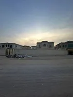 للبيع فيلا في امارة الشارقة منطقة السيوح تتكون من 4 غرف نوم ماستر وصالة ومجلس مع غرفة طعام وملحق خارجي : Image 3