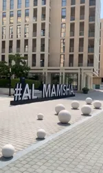 شقة غرفة وصالة للبيع في الشارقة-مشروع الممشي طريق الجامعة قريب من الزاهية ستي سنتر والمدينه الجامعية متوفر موقف للشقة : Image 1