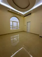 للبيع   فيلا   في    الشارقة   منطقة   الرحمانية   تتكون   من 5   غرف   نوم   ماستر   وصالتين   ومجلس   ومطبخ : Image 6