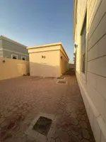 For sale a villa in Sharjah, Al Rahmaniya area, consisting of 6 master bedrooms, two halls, a majlis and an external extension : Image 2