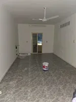 للإيجار السنوي شقة غرفتين و صالة فيها 2 بلكونة في عجمان النعيمية 1 : Image 1