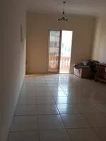 Apartment for annual rent in a large building next to the Gulf Pearl : Image 6