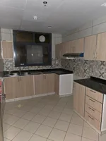 للإيجار السنوي شقة غرفتين و صالة فيها بلكونة مساحة واسعة أول ساكن في عجمان منطقة الجرف 2 قريب من مدرسة منار الإيمان : Image 5