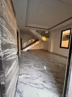 للايجار فيلا بالياسمين 5 غرف ماستر كلها بيها كباتات صاله ماستر كبيرة جداً مع حوش كبير وتكيف مركزي : Image 4