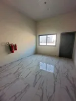 متاح للايجار السنوي مستودع بمساحة 8800الف قدم -أم القوين : Image 2