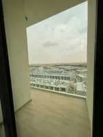 For sale, a one-bedroom apartment in Dubai Land, in Rokan Tower, with an area of ​​485 sqft, at a price of 650k, including parking. : Image 1