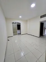 للإيجار السنوي شقة غرفة وصالة ببلكونة و الخزائن بالحائط في عجمان منطقة الراشدية 3 : Image 2