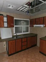 للإيجار السنوي شقة غرفتين وصالة الغرفة ماستر ببلكونة في عجمان منطقة النعيمية 1 : Image 6