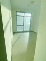 للايجار السنوي شقة غرفتين وصالة فخمة على كورنيش عجمان : Image 7