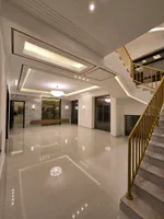 فيلا للبيع بالياسمين ☝ ثلاث طوابق ️? مع مسبح. بيها جميع الخدمات والترفيه الحديثه. تصميم في غايه الروعه ?✨ : Image 2