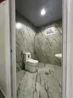 شقه سكنيه للايجار السنوي عدد ٢ غرفه وصاله وغرفه ماستر حمامين : Image 7