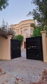 فيلا للبيع سكنية استثمارية تملك حر 100% لجميع الجنسيات 5 غرف ماستر شارع 98 المويهات 3 : Image 2