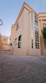 فيلا للبيع سكنية استثمارية تملك حر 100% لجميع الجنسيات 5 غرف ماستر شارع 98 المويهات 3 : Image 5