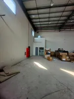 مستودع للإيجار السنوي بمساحة 8800 قدم في أم القيوين : Image 7