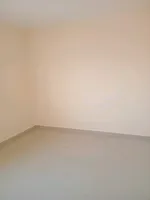 للإيجار السنوي شقة غرفة وصالة ببلكونة سنوي قريبة من كل الخدمات : Image 2