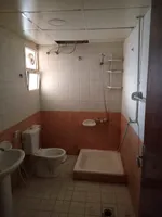 للإيجار السنوي شقة غرفة وصالة ببلكونة سنوي قريبة من كل الخدمات : Image 8