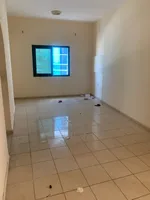 شقة غرفتين وصالة للايجار السنوي بعجمان، اول صف على الكورنيش : Image 5