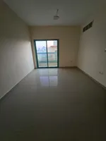 للإيجار شقة غرفتين وصالة ببلكونة في عجمان منطقة البستان السعر 30 الف : Image 1