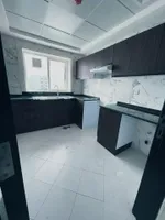 A room and a hall, close to the Ladies Park and the Falcon Towers : Image 4