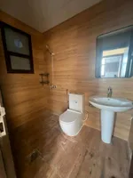 شقه للايجار سنوي غرفتين وصاله بدون فرش : Image 5