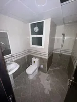 غرفتين وصاله للايجار في عجمان الراشيديه 2 مكان راقي اول ساكن : Image 7