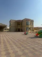 For rent a luxury villa in the Emirate of Sharjah, Al Rahmaniya area, consisting of 5 master bedrooms : Image 2