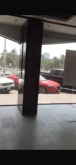 Chiller Free Commercial Shop on main Road : Image 6