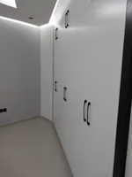 A room and a hall : Image 3