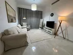 Furnished room and hall : Image 1