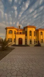 For sale a villa in Sharjah, Al-Suyoh area, consisting of 6 master bedrooms, a large hall, a majlis and a dining room : Image 3