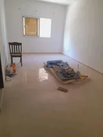 An annual studio in Ajman in Al Jurf next to the court : Image 1