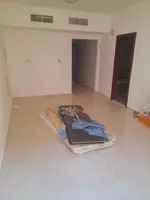 An annual studio in Ajman in Al Jurf next to the court : Image 3