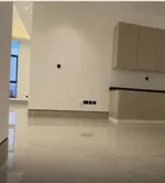 للبيع فيلا مودرن ملبسه بحجر بالشارقة تقع في منطقة الحوشيّ طابقين تتكون من 6غرف ماستر + صالتين +مجلس +مغاسل +غرفه الطعام +مطبخين : Image 5