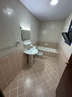 غرفه وصاله مساحه مميزه الموقع النعيميه 1\للايجار السنوي\\قريبه من مخرج دبي والشارقه : Image 5