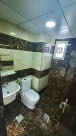 شقه للايجار السنوي بعجمان غرفتين وصاله بشارع الاتحاد : Image 5