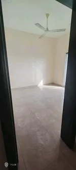 للإيجار شقة غرفتين و صالة ببلكونة في عجمان الروضة 2 شارع شيخ عمار الإيجار 28 الف : Image 3