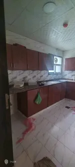 للإيجار شقة غرفتين و صالة ببلكونة في عجمان الروضة 2 شارع شيخ عمار الإيجار 28 الف : Image 7