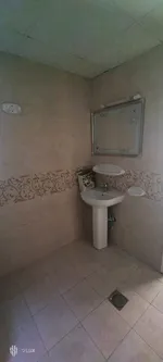 للإيجار شقة غرفتين و صالة ببلكونة في عجمان الروضة 2 شارع شيخ عمار الإيجار 28 الف : Image 8