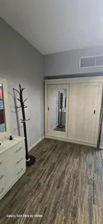 استوديو مفروش للإيجار - كورنيش عجمان تاور توليب

فرصة ذهبية للإقامة المريحة

استوديو بتشطيب فاخر وصيانة دورية متميزة.
مفروش بفرش فندقي عالي الجودة يوفر الراحة والرفاهية.
بيئة مثالية للإقامة الهادئة والمريحة.
الموقع

كورنيش عجمان، في تاور توليب.
قريب  : Image 4