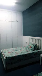 جاهزة الان للسكن غرفتين و صاله مفروشه فرش نظيف جدا عجمان الراشديه 3 بسعر 5000 شامل جميع الفواتير تامين كاش 500 : Image 3