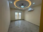 For rent a two-storey villa with a roof in Al Mowaihat 3 : Image 7