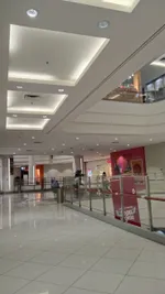 محل تجاري فاخر ضمن فندق ماريوت – موقع استراتيجي مقابل شارع حصة : Image 4