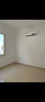 شقه غرفه وصاله مع بلكون تاني ساكن للايجار السنوي بالنعيميه 2 : Image 2